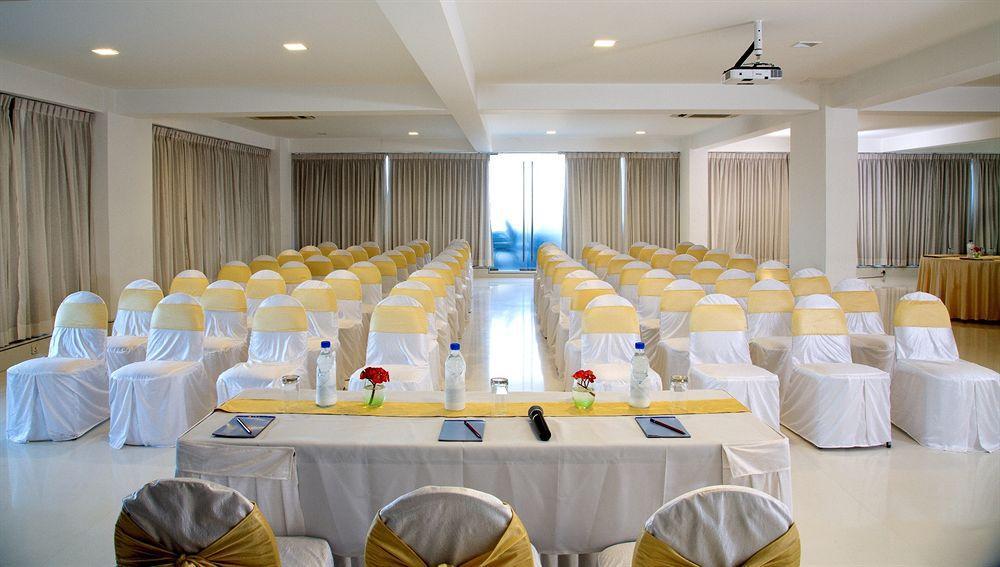העיר בנגלור Springs Hotels And Spa מראה חיצוני תמונה