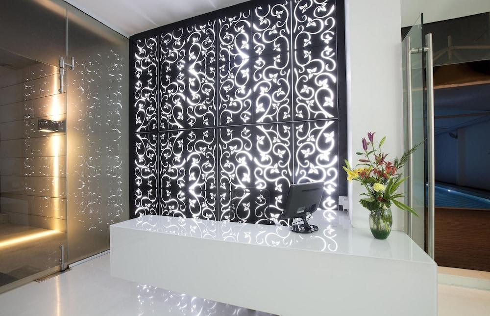העיר בנגלור Springs Hotels And Spa מראה חיצוני תמונה