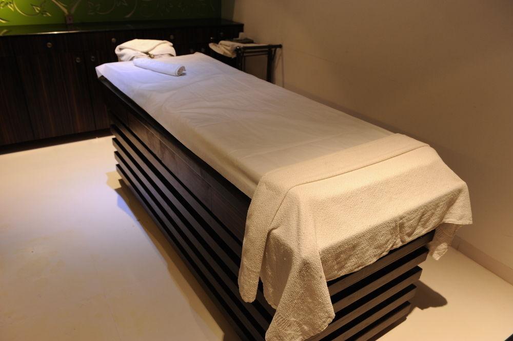 העיר בנגלור Springs Hotels And Spa מראה חיצוני תמונה