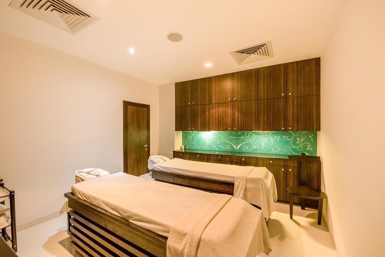העיר בנגלור Springs Hotels And Spa מראה חיצוני תמונה